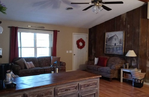 Suches Cottage | Charming 3-bedroom cottage overlooking the Lake