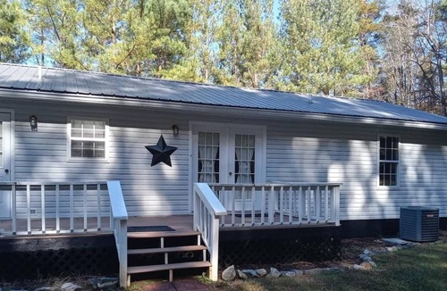 Suches Cottage | Charming 3-bedroom cottage overlooking the Lake