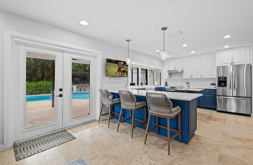 Davie Other | Charming 3-bedroom farmhouse in amazing Davie