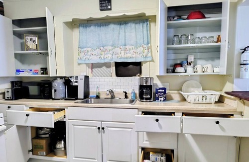 Binghamton House | Charming 3-bedroom house in peaceful Binghamton, close to downtown, with ACs