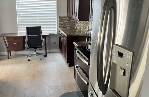Sandalfoot Cove House | Charming 3-bedroom house with Pool, Washer and Dryer and Garage in Boca Raton