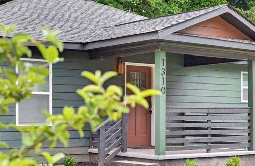 East Point House | Charming 3-bedroom home close to ATL Airport