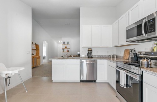 Indian Trails House | Charming 3-bedroom house - Stylish & Health-Conscious