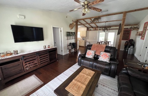 Belleview House | Charming 3-bedroom house close to Hits & WEC