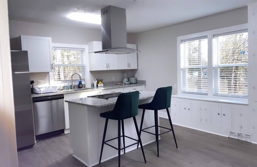 Columbia House | Charming 3-bedroom house with AC and WiFi in brilliant Columbia