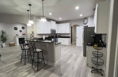 Nichols House | Charming 3-bedroom house in Lakeland with AC, WiFi