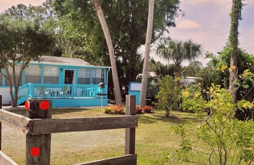 Oak Hill House | Charming 3-bedroom house Furnished with access to RV Park Use on IWC