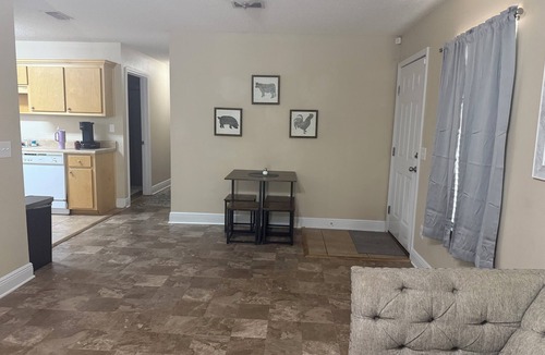Florida Panhandle House | Charming 3-bedroom house with WiFi and AC in superb Pace