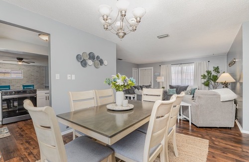 Interchange Square House | Charming 3-bedroom Pool House with WiFi and AC in Palm Bay