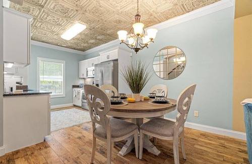 Florence House | Charming 3-bedroom townhome with Largest Accommodations in superb Florence