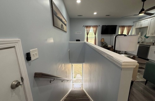 Garden City Apartment | Charming 3-bedroom Guest Suite with WiFi and AC in Savannah GA