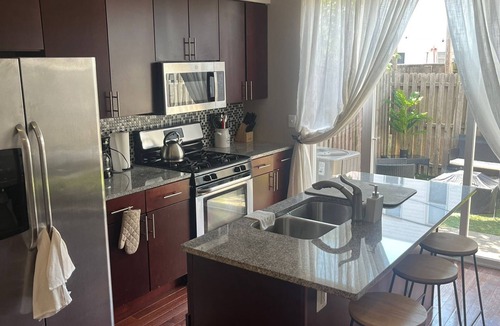 Newbold House | Charming 3-bedroom townhome with WiFi in Philadelphia