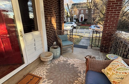 Roxborough-Manayunk House | Charming 3-bedroom dog friendly house sleeps 12 Walkable to Main Street Manayunk