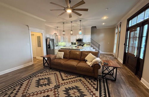 Fairbanks House | Charming 3-bedroom townhome in Sterlington