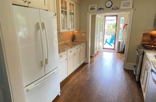 Stone Harbor Cottage | Charming 3 bedroom 1.5 bath Cottage