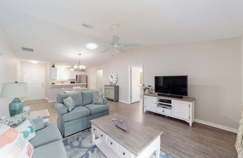 Fruitland Park House | Charming 3-bedroom house with Golfcart and WiFi in The Villages