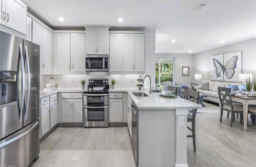 Estero Villa | Charming 3-bedroom villa - Great Location with Hot tub