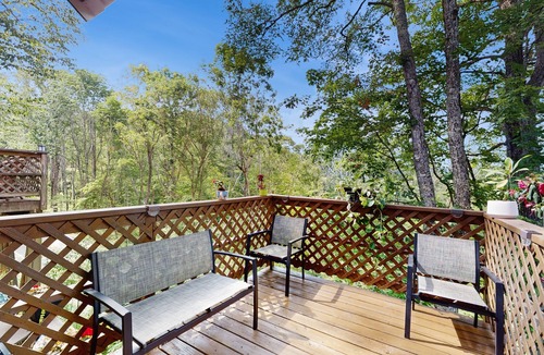 Sugar Mountain Condo | Charming 3 BR condo with Stunning Views and steps away from Sugar Ski Slopes