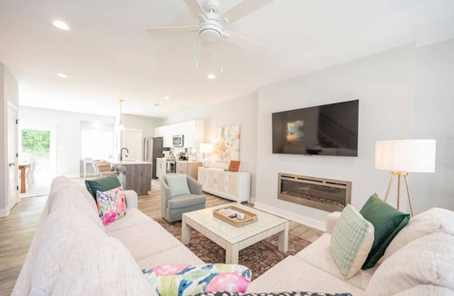 Lynchburg Villa | Charming 3BD Home | 9 MIN to LU