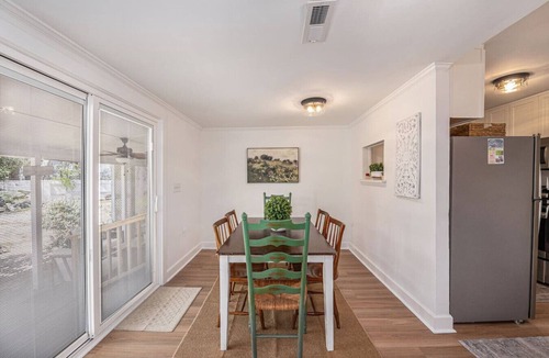 Mount Pleasant House | Charming 3br/2ba Shem Creek Oasis!