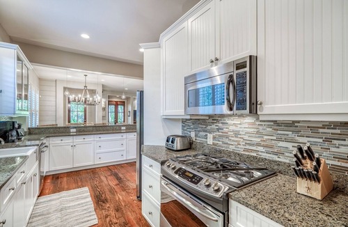 Cottage District House | Charming 3BR Cottage WaterColor, Beach Club Access, Bikes. Open Layout, Steps To Seaside. Book Now!