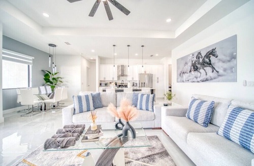 Mariner House | Charming 4-bedroom house with Heated Pool