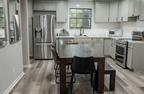 Lake City House | Charming 4- bedroom house with AC and WiFi in peaceful Lake City