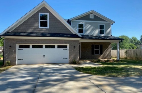 Huntersville House | Charming 4-bedroom house with WiFi and AC in fabulous Huntersville