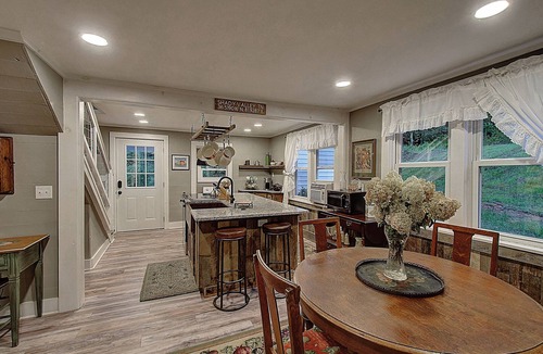 Johnson County House | Charming 4-bedroom farmhouse in Shady Valley, TN with breathtaking view
