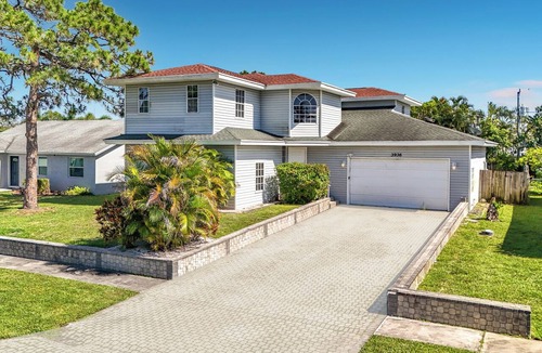 Boynton Beach House | Charming 5-bedroom house with AC in Boynton Beach