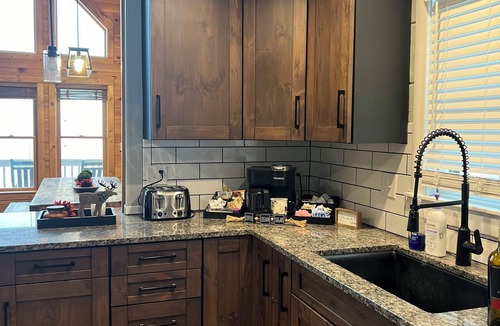 Wolf Laurel Cabin | Charming 5-bedroom cabin next to Hatley Pointe -Hot tub- Game room- amazing view