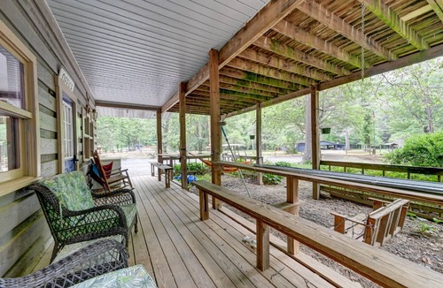 Canton Cabin | Charming and cozy 3-bedroom cabin featuring WiFi,and endless river frontage.