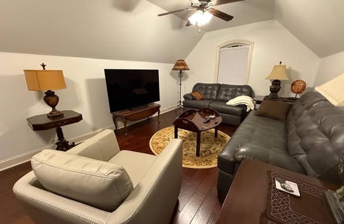 Tupelo House | Charming and Spacious 3-bedroom house in serene Tupelo