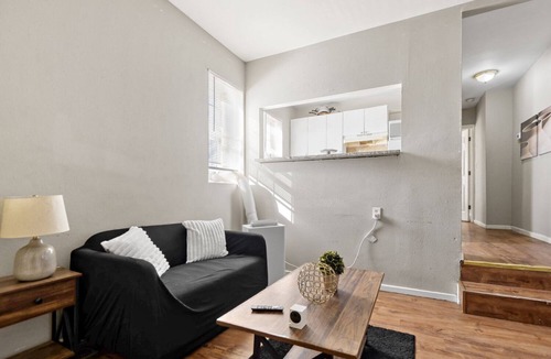 Downtown Baltimore Apartment | Charming Baltimore 1BR Steps from Hopkins