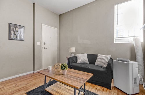 Downtown Baltimore Apartment | Charming Baltimore 1BR Steps from Hopkins