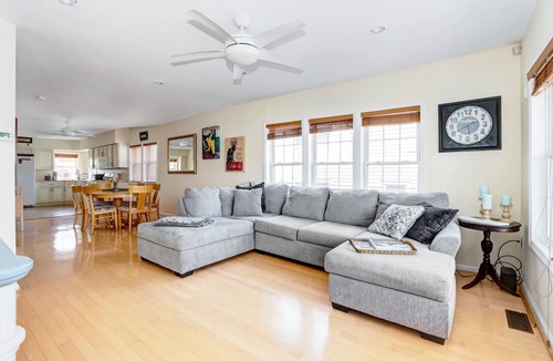 Atlantic City House | Charming Bayfront 2-bedroom townhome in Atlantic City with AMAZING VIEWS!