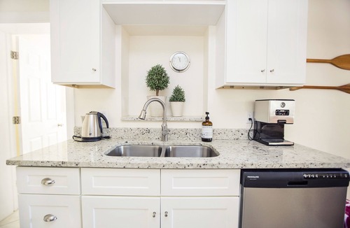 Central Naples House | Charming Beach Cottage with private pool! One mile to stunning Horizon Beach!