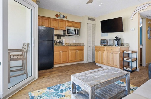 Belleair Beach Condo | Charming Beachfront Gem Condo Featuring Exceptional Views