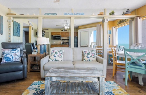 Belleair Beach Condo | Charming Beachfront Gem Condo Featuring Exceptional Views