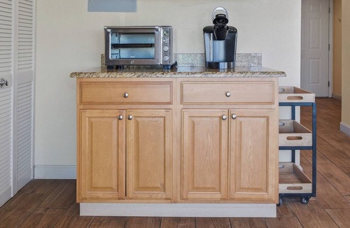 Belleair Beach Condo | Charming Beachfront Gem Condo Featuring Exceptional Views
