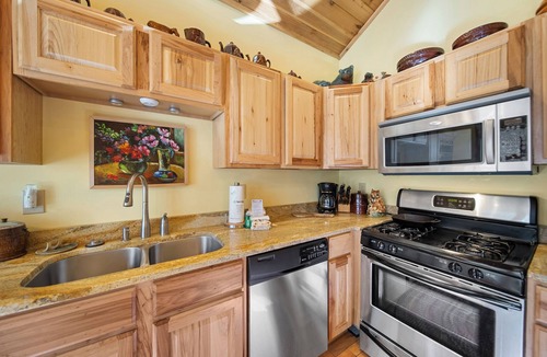 Beech Mountain House | Charming Beech Mtn Retreat Near Slopes | Cozy Fireplace Escape