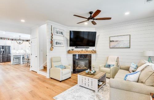 Bluffton House | Charming Bluffton Home w/Yard ~ 3 Mi to Beaches!