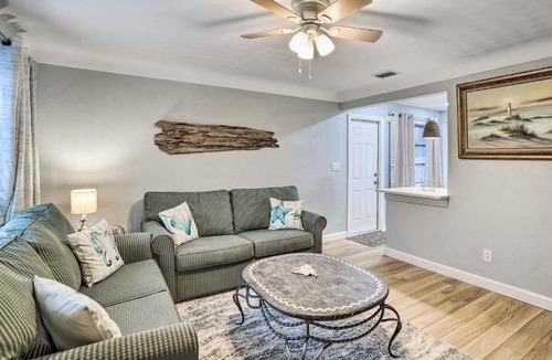 Greater Pinellas Point House | Charming Bungalow - 7 Mi to St Pete Beach!
