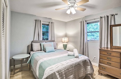 Greater Pinellas Point House | Charming Bungalow - 7 Mi to St Pete Beach!
