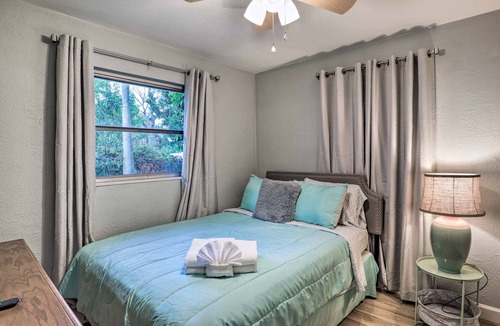 Greater Pinellas Point House | Charming Bungalow - 7 Mi to St Pete Beach!