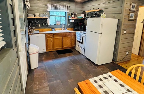Rising Fawn Cabin | Charming Cabin on the lake in Rising Fawn