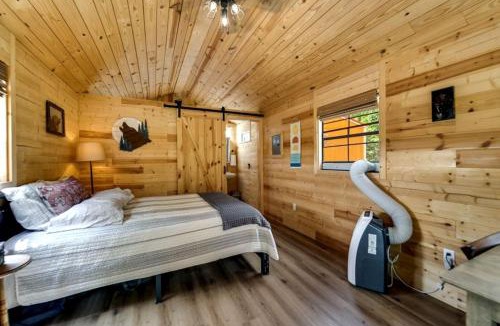 Sylva House | Charming Cabin Retreat On Tuckasegee River Near Sylva North Carolina