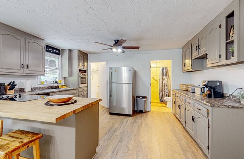 Demorest Cabin | Charming Cabin with Expansive Front Porch, Hammock & Peaceful Woodland Setting