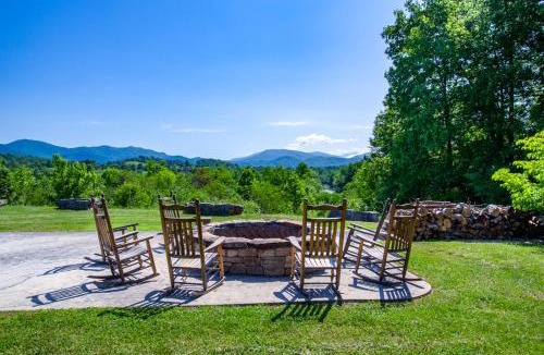 Townsend House | Charming Cades Cove Condo - Community Amenities