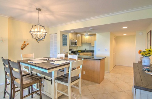 Vanderbilt Beach Condo | Charming Coastal Living: Gulf Views Await